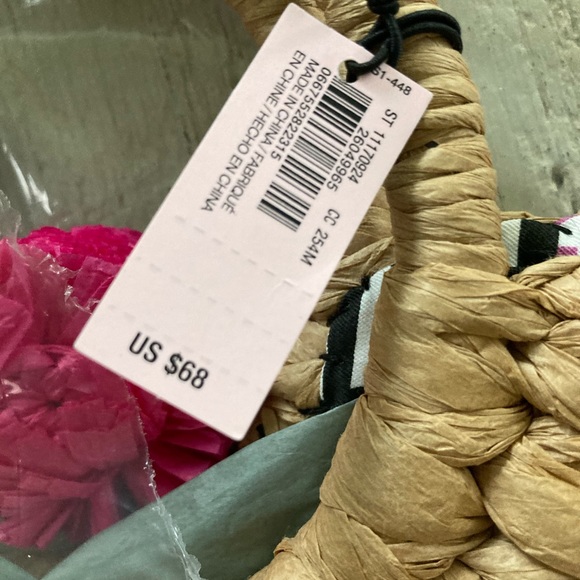 NWT! Victoria secret Half moon straw beach tote - Picture 6 of 10